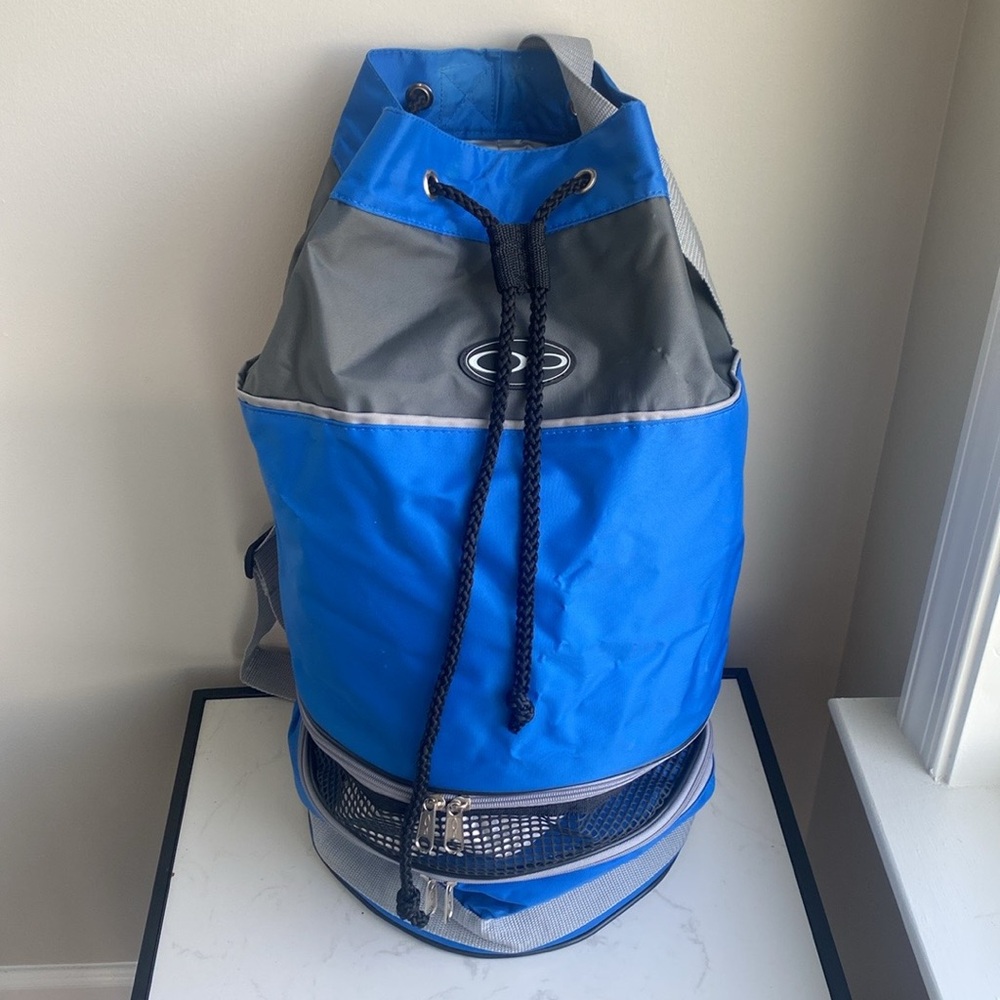 OP Go blue & gray cooler , 3 compartment: 2 cooler and one mesh compartments